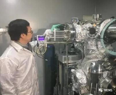 南京大學研發(fā)出新型 三明治 結(jié)構(gòu)電子元件 可耐340 高溫